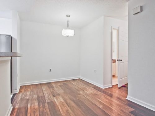 632 Granville Ct, Atlanta GA  30328-3445 exterior