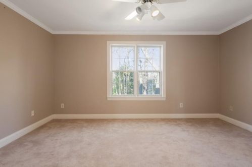 2725 Log Cabin Dr, Atlanta GA exterior