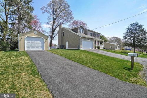 3659 6th Ave, Edgewater, MD 21037-3941