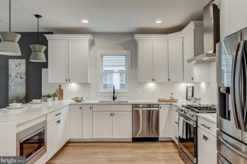 2718 17th St, Washington DC 20003-3123 exterior