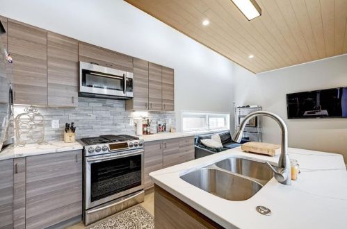 2513 10th St, Austin TX 78703-3334 exterior