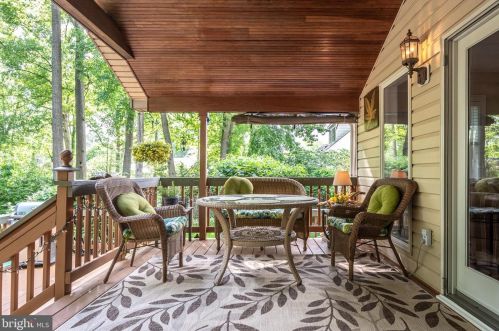 1803 Cool Spg Dr, Alexandria VA 22308-1630 exterior