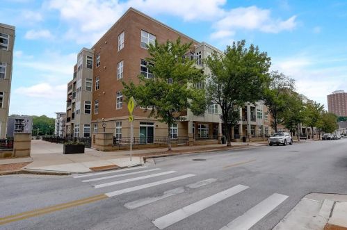 1915 Water St, Milwaukee WI 53202-1577 exterior