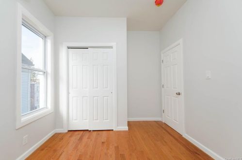 809 Chestnut St, Bronx NY 10467-6504 exterior