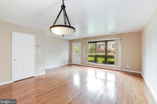 1758 Westwind Way, Mc Lean VA 22102-1612 exterior