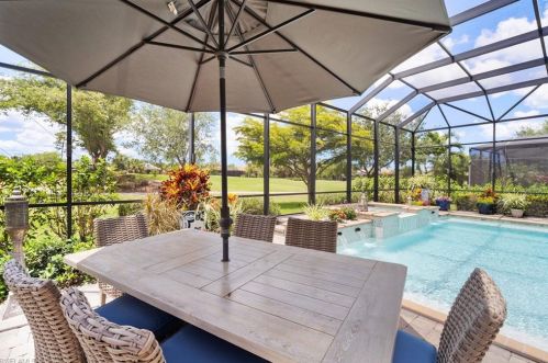 6718 Canwick Cove Cir, Naples FL 34113-3201 exterior