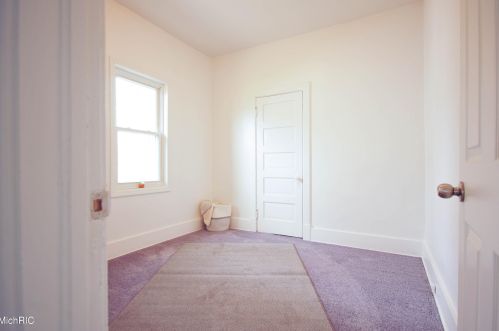 3036 Temple St, Meskegon MI 49444-2732 exterior