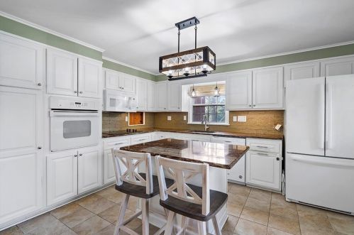 2351 Berkshire Dr, Pittsburgh PA  15241-2445 exterior