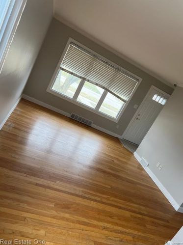 33380 Florence St, Garden City MI  48135-1094 exterior