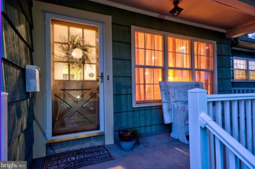 1033 Pine St, Pottstown, PA 19464-3911