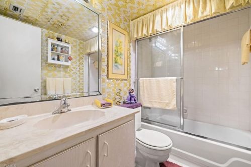 5590 Rattlesnake Hammock Rd, Naples FL 34113-7481 exterior