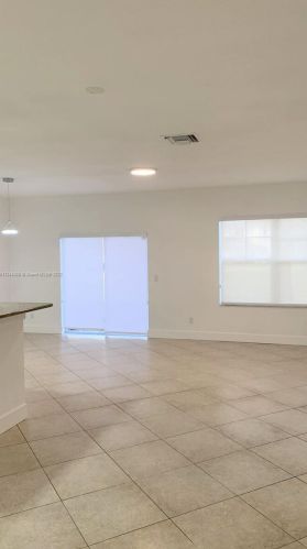 2626 Creekside Dr, Fort Pierce FL  34981-5114 exterior