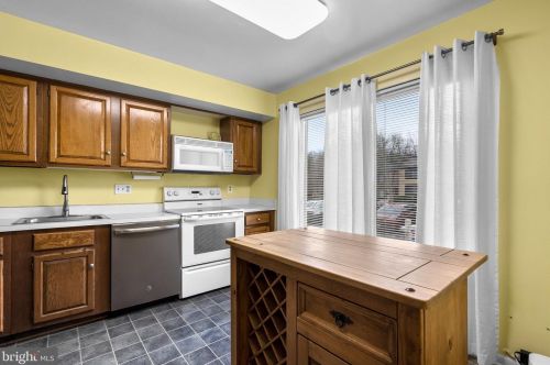 7809 Muirfield Ct, Rockville, MD 20854-4078