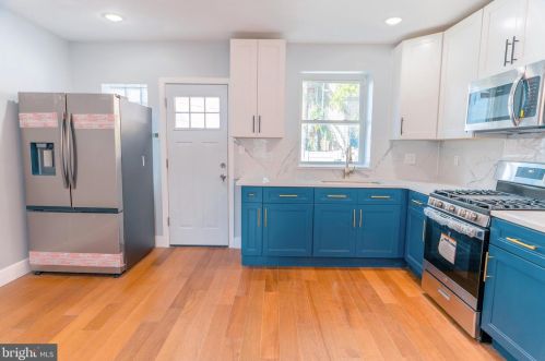 2744 Marshall St, Philadelphia PA 19133-0023 exterior