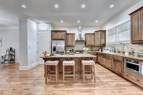 6033 City Walk Ln, Atlanta GA 30328 exterior