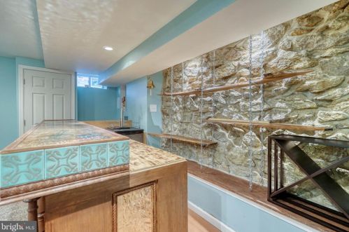 1340 18 St, Philadelphia PA 19146-4743 exterior