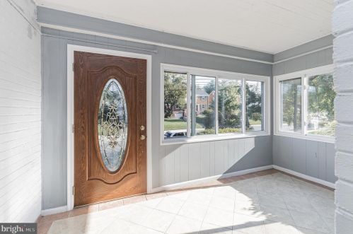 700 Forest Glen Rd, Silver Spring MD  20901-2210 exterior