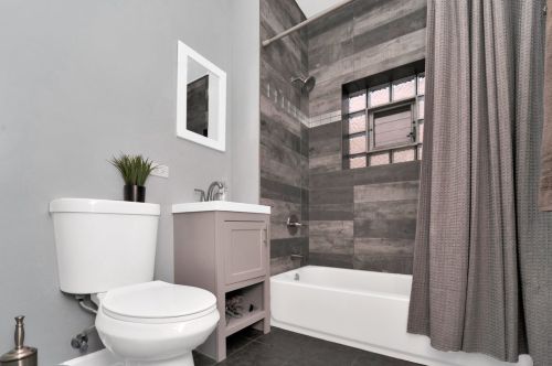 1321 56 Ct, Chicago IL 60804-2722 exterior