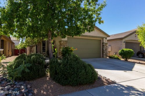 2821 Checkerspot Dr, Tucson, AZ 85741-5258