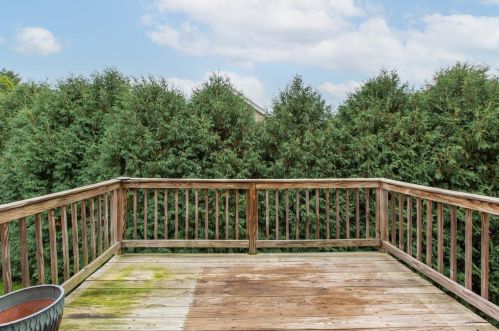 4 Devinne Dr, Concord NH 03301-5900 exterior