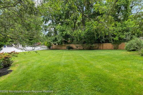 15 Farrell Dr, Middletown NJ 07748-3210 exterior