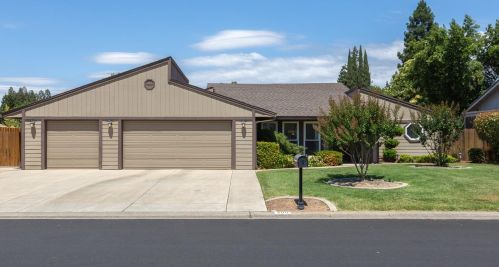 209 Crow Canyon Dr, Folsom, CA 95630-2086