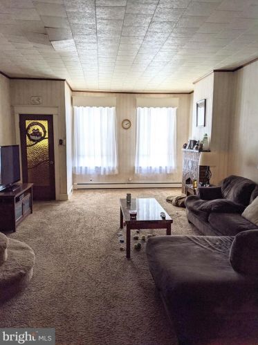 1909 3 St, Philadelphia PA 19122-0022 exterior