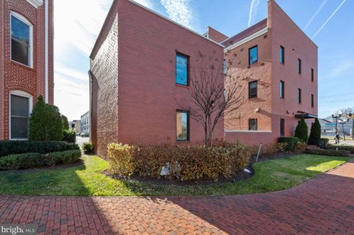 611 Custis Ave, Alexandria VA  22301-2174 exterior