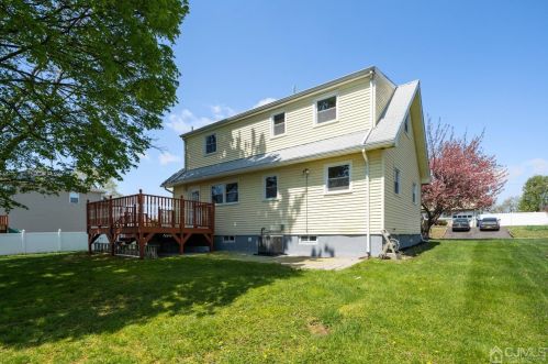 147 Fisher Ave, Piscataway NJ  08854-4830 exterior