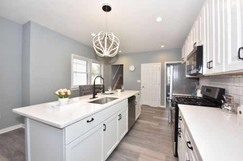 3539 21st St, Milwaukee, WI 53206-1809