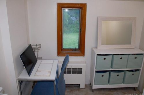 908 Plymouth St, Windsor CT 06095-3713 exterior