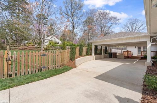 1518 Liberty Dr, Greensboro NC  27408-4928 exterior