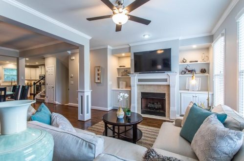 3324 Chestnut Woods Cir, Atlanta, GA 30340-3296