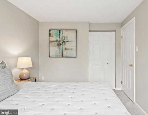 6023 Chicory Pl, Alexandria VA 22310-1795 exterior