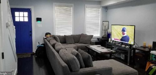 1124 Chicago St, Washington, DC 20020-5812