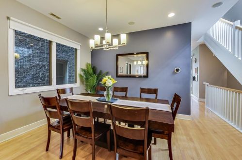 2637 Wayne Ave, Chicago IL 60614-1231 exterior