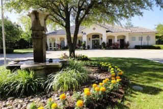 1531 Duncanville Rd, Dallas TX  75211-6581 exterior