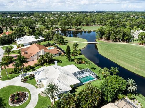 4702 Oak Leaf Dr, Naples FL 34119-8574 exterior