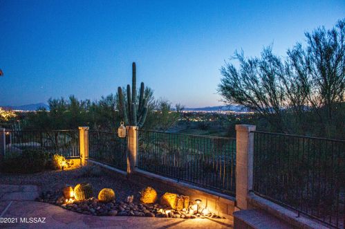 5999 Placita Pajaro, Tucson AZ  85718-3466 exterior