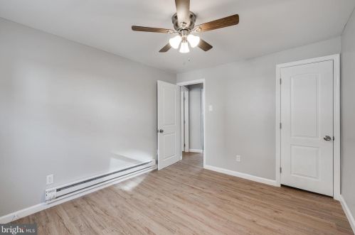 6410 Guyer Ave, Philadelphia PA 19153-2406 exterior