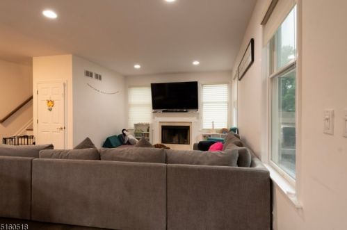 68 Terrace Ave, Town Center NJ  07052-3662 exterior