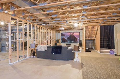 2479 Grey Eagle Cir, Saint Paul MN 55129-6221 exterior