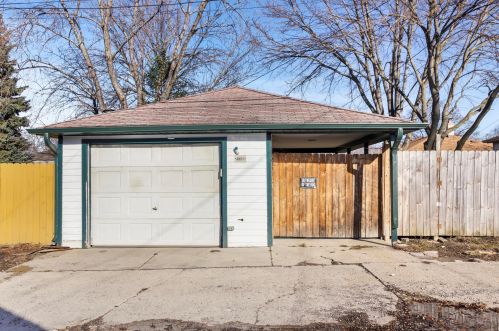 3821 80, Milwaukee WI 53214-4547 exterior