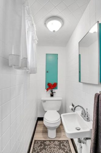 1850 Middle St, Pittsburgh PA 15227-3846 exterior