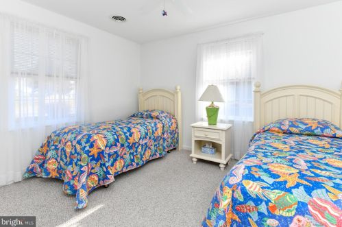 18247 Oak Ln, Lewes DE 19958 exterior