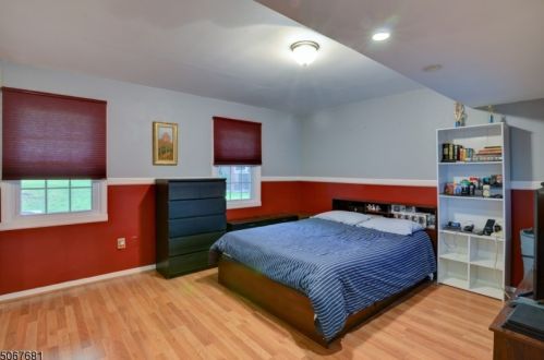 78 Tiffany Blvd, Newark NJ 07104-2425 exterior