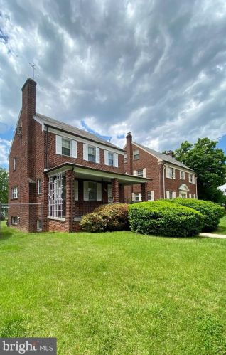 6932 8th St, Washington, DC 20012-2402