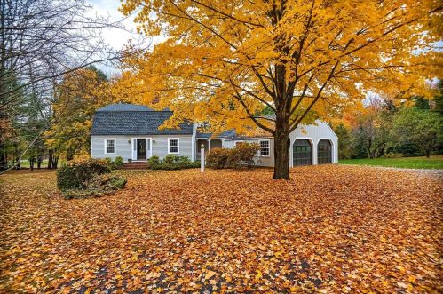 346 Mountain Rd, Concord, NH 03301-6904