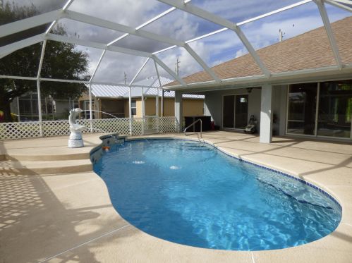 474 Carter Ave, Fort Pierce FL 34983-2999 exterior