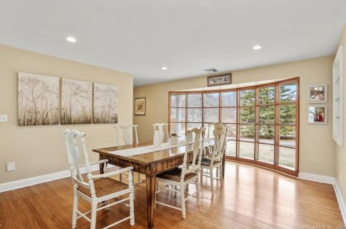 26 Falcon Dr, Seymour CT 06483-2355 exterior